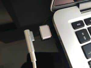 8 Magsafe Tutorial Connect to Cinema Display